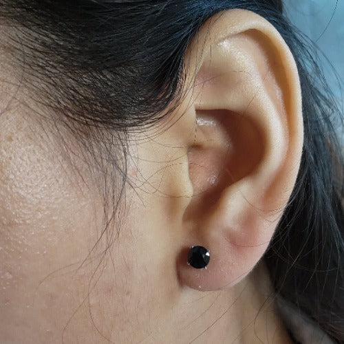 14Kt White Gold Genuine Black Onyx Round Stud Earrings