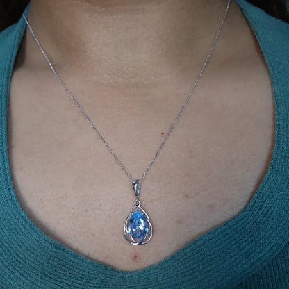 14Kt Gold 2 Ct Aquamarine Pear Teardrop Design Pendant Necklace