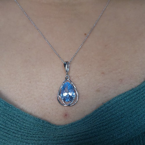 14Kt Gold 2 Ct Aquamarine Pear Teardrop Design Pendant Necklace