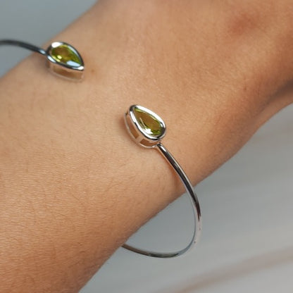 14Kt Gold Peridot Pear Bezel Bangle Bracelet