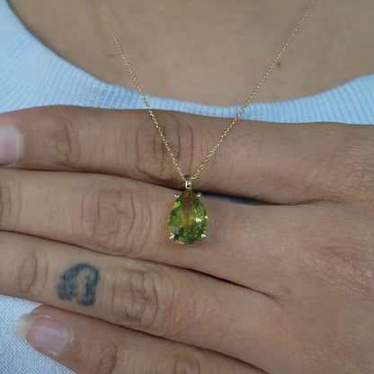 14Kt Gold Peridot Teardrop Pendant