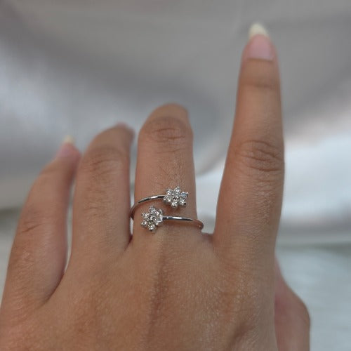 14Kt Gold 0.28 Ct Double Flower Star Diamond Ring