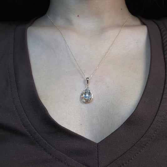 14Kt Gold 2 Ct Natural Aquamarine Pear Teardrop Design Pendant Necklace