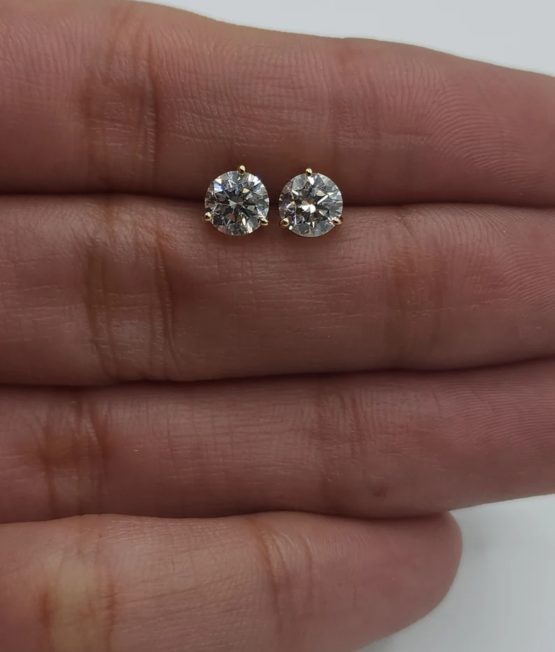 14Kt Gold 1 Ct Lab Grown Diamond Round 3 prongs Stud Earrings
