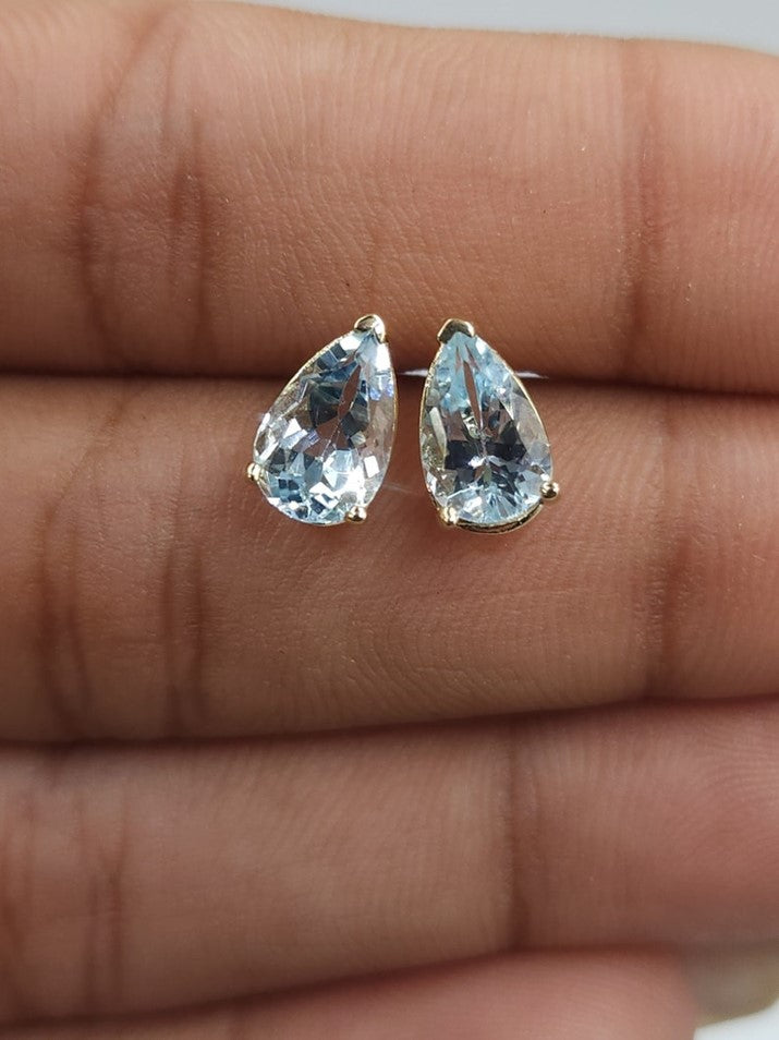 14Kt Gold Natural Aquamarine Teardrop Pear Shape Stud Earrings