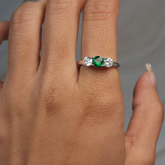 Simulated Emerald & Lab Grown Diamond Round ring .925 Sterling Silver