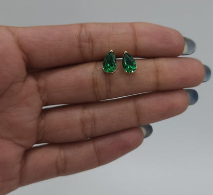 14Kt Gold Emerald Teardrop Pear Shape Stud Earrings