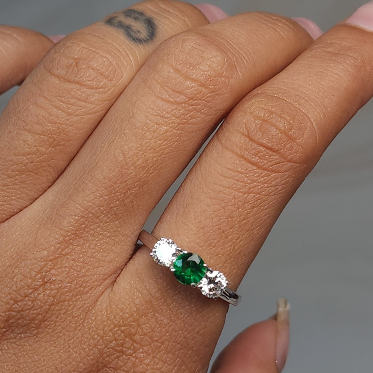 Simulated Emerald & Lab Grown Diamond Round ring .925 Sterling Silver