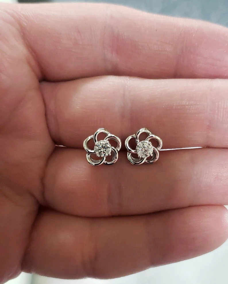 14Kt Gold 0.50 Ct Lab Grown Diamond Flower Stud Earrings