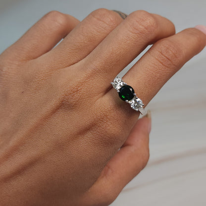 Simulated Emerald & 1Ct Lab Grown Diamond Round ring .925 Sterling Silver