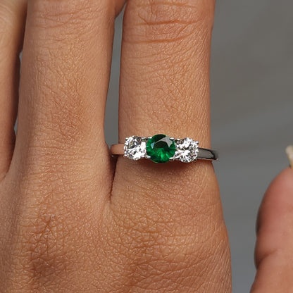 Simulated Emerald & Lab Grown Diamond Round ring .925 Sterling Silver