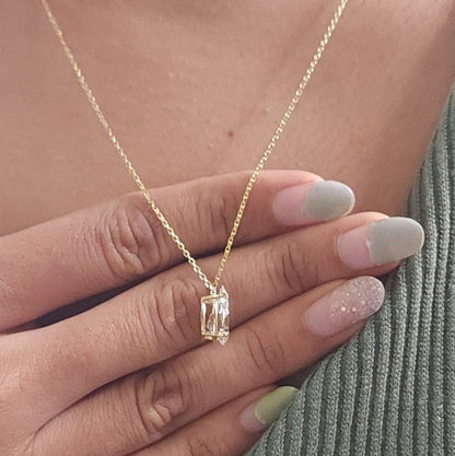 14Kt Gold 4 Ct IGI Certified Pear Shape Lab Grown Diamond Solitaire Pendant