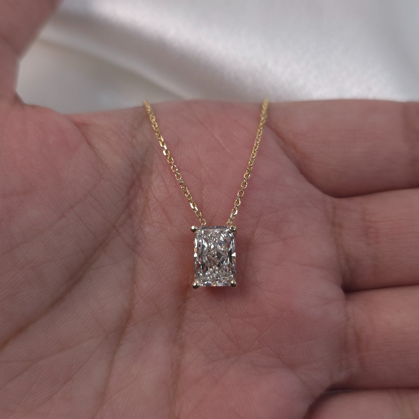 14Kt Gold 4.90 Ct IGI Certified Lab Grown Radiant Cut Diamond Pendant