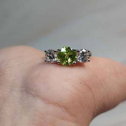 Simulated Peridot & 1Ct Lab Grown Diamond Round ring .925 Sterling Silver