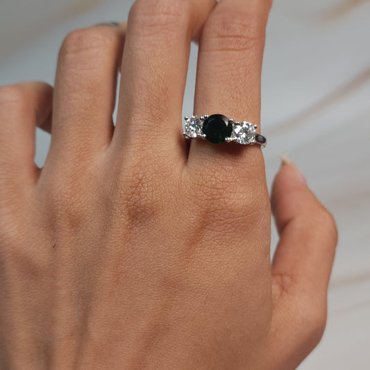 Simulated Emerald & 1Ct Lab Grown Diamond Round ring .925 Sterling Silver