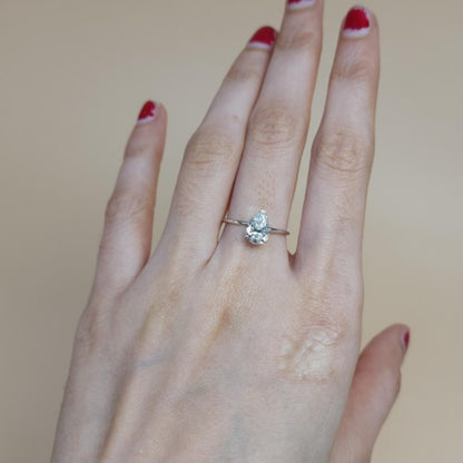 14Kt Gold 1 Ct Lab Grown Teardrop Diamond Ring
