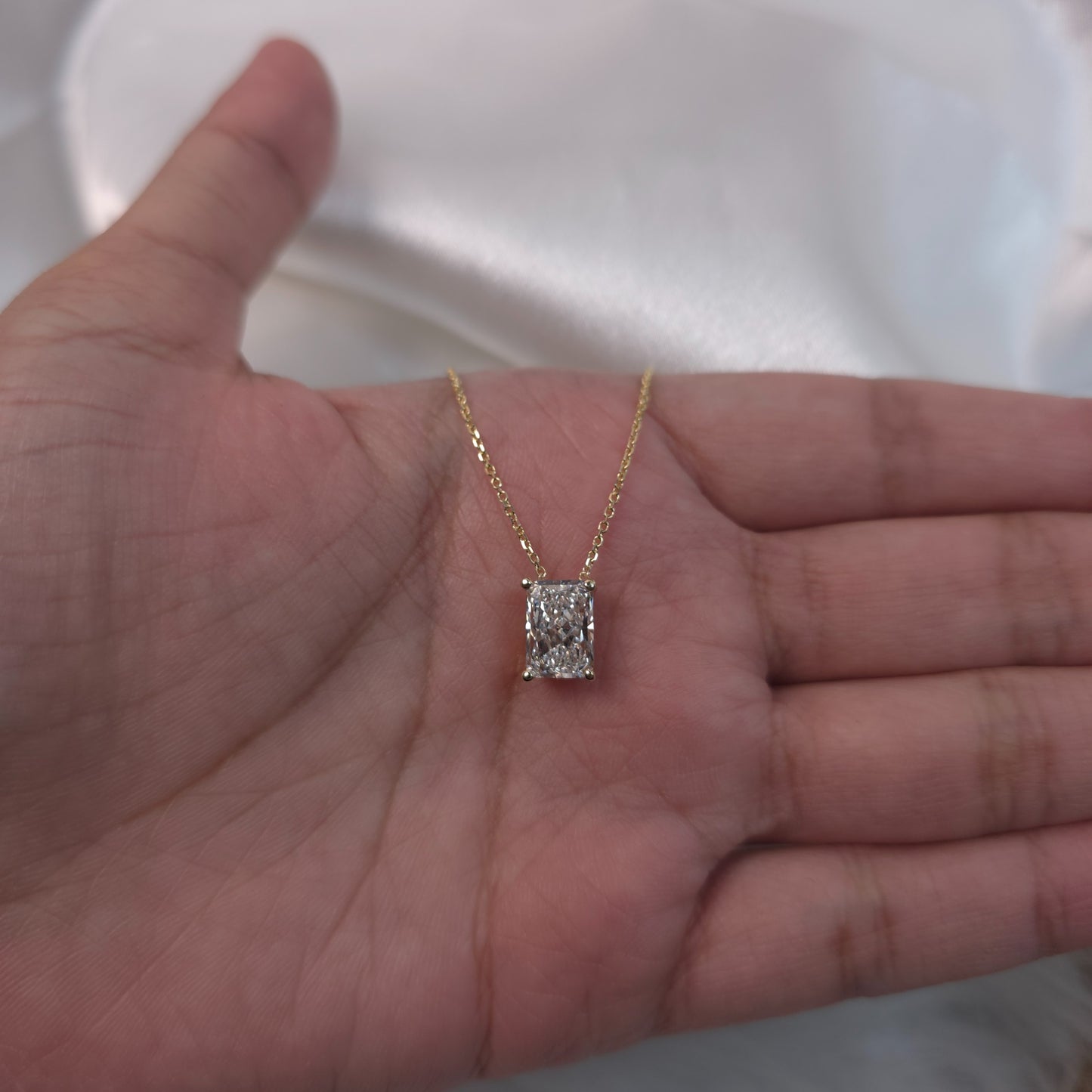 14Kt Gold 4.90 Ct IGI Certified Lab Grown Radiant Cut Diamond Pendant