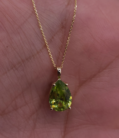 14Kt Gold Peridot Teardrop Pendant Necklace