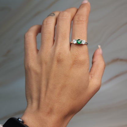 Simulated Emerald & Lab Grown Diamond Round ring .925 Sterling Silver