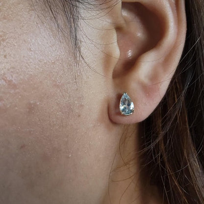 14Kt Gold Natural Aquamarine Teardrop Pear Shape Stud Earrings