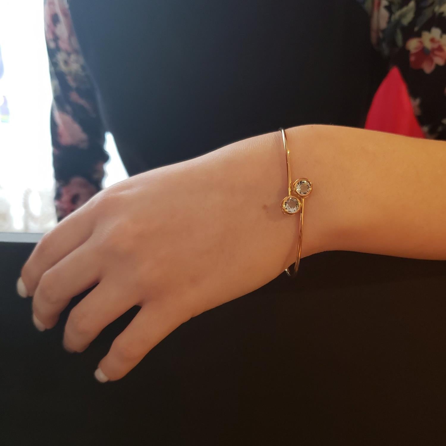 14Kt Gold Genuine Aquamarine Round Bezel Bangle Bracelet