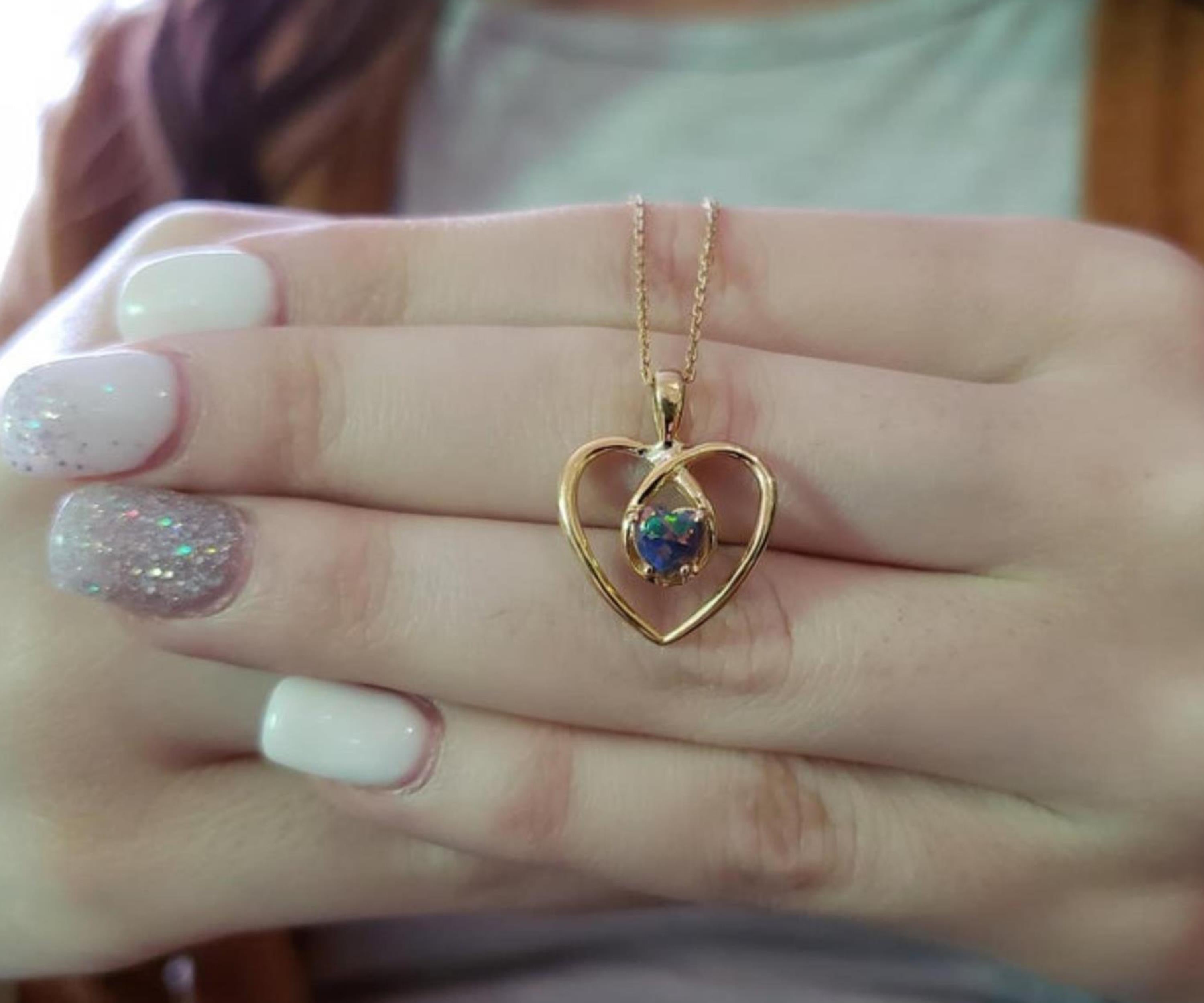 14Kt Gold Black Opal Heart Design Pendant Necklace