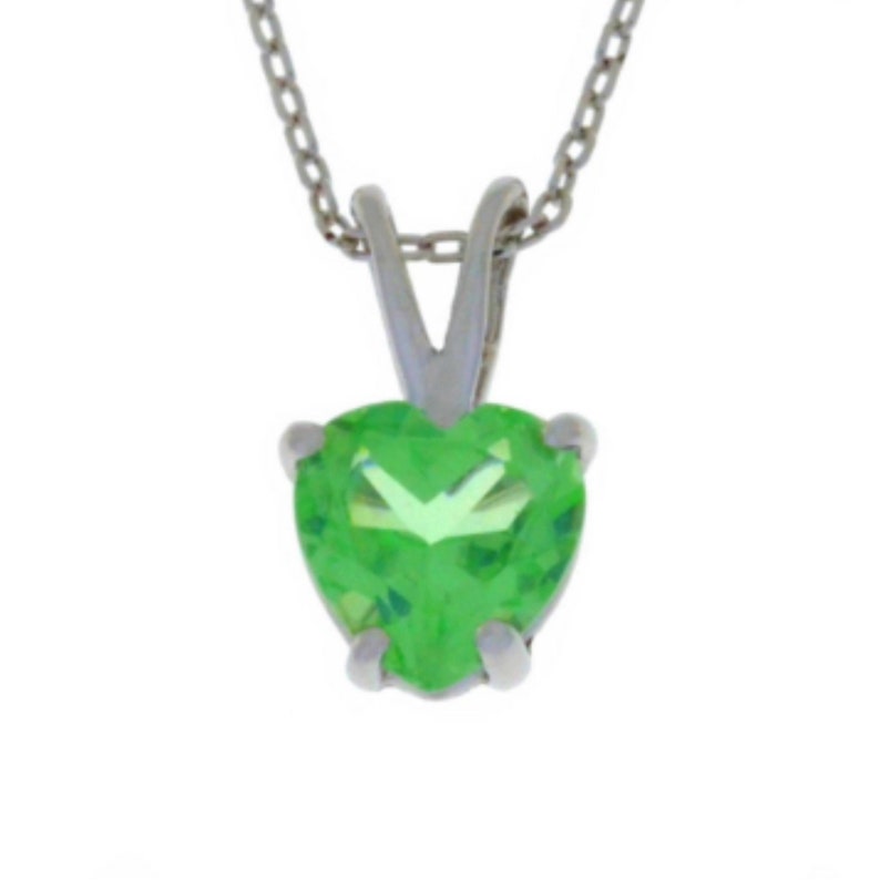 14Kt Gold Green Sapphire Open Heart Pendant Necklace