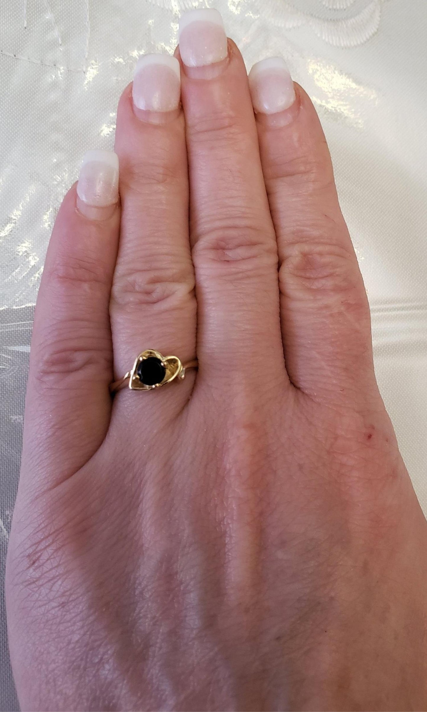 14Kt Gold Genuine Black Onyx Round Heart Ring