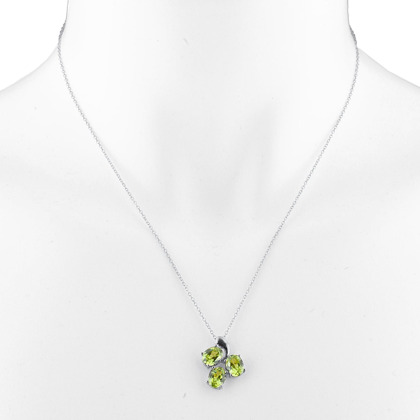 4.5 Ct Peridot Oval Design Pendant .925 Sterling Silver