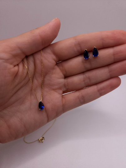 14Kt Gold Blue Sapphire Teardrop Stud Earrings