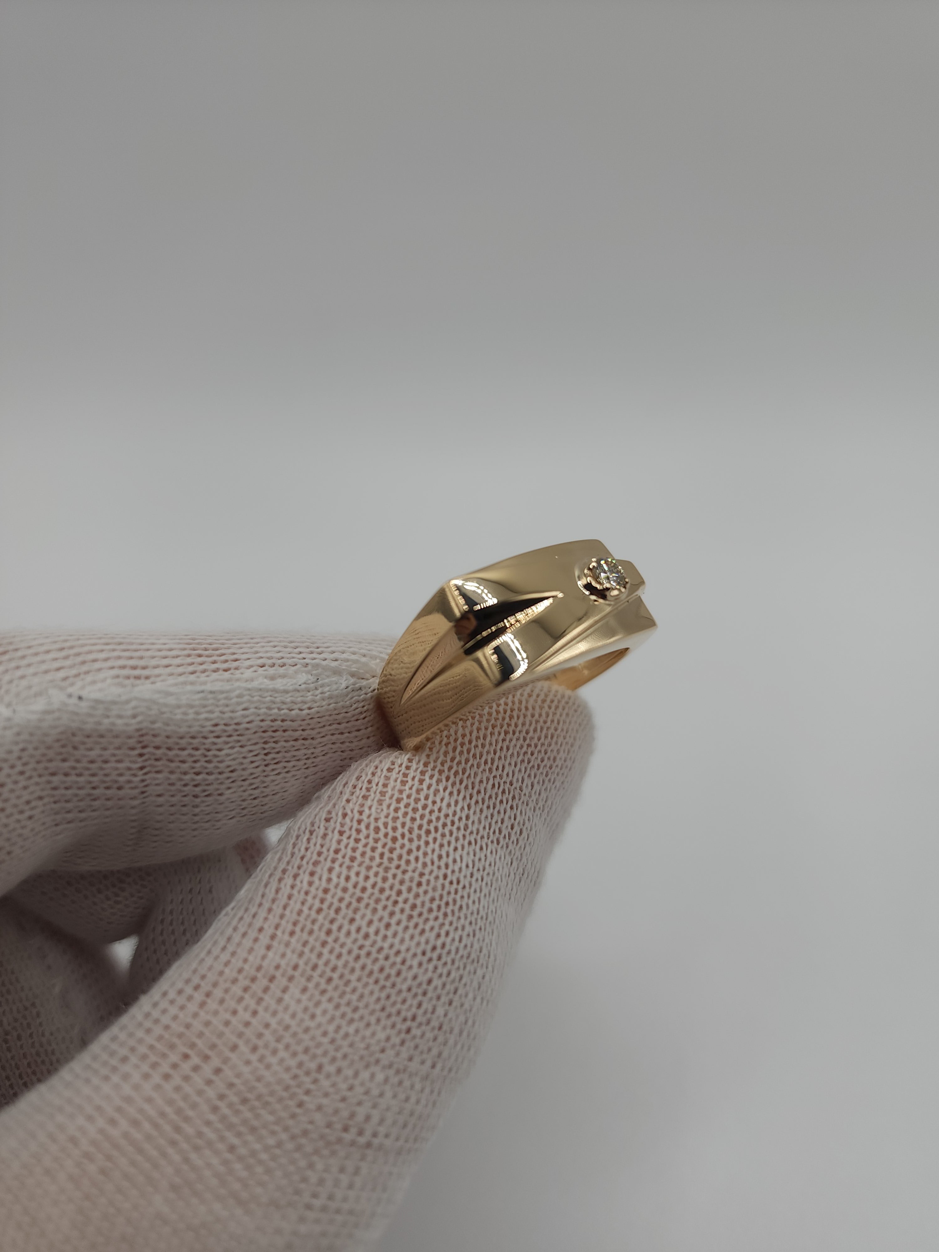 14Kt Gold Men's Diamond Ring