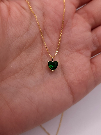 14Kt Gold Emerald Heart Pendant Necklace