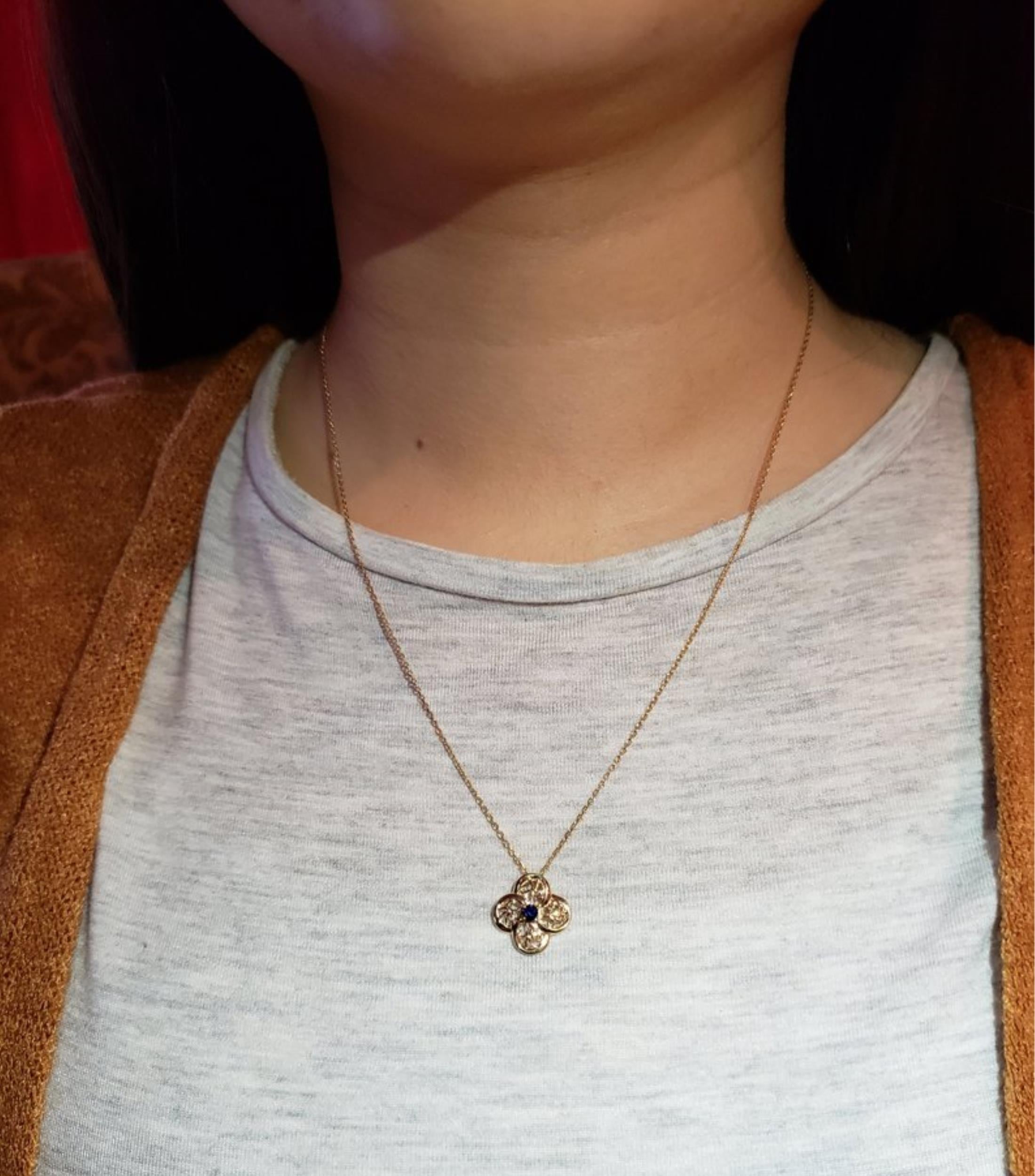 14Kt Gold Blue Sapphire Clover Design Pendant Necklace