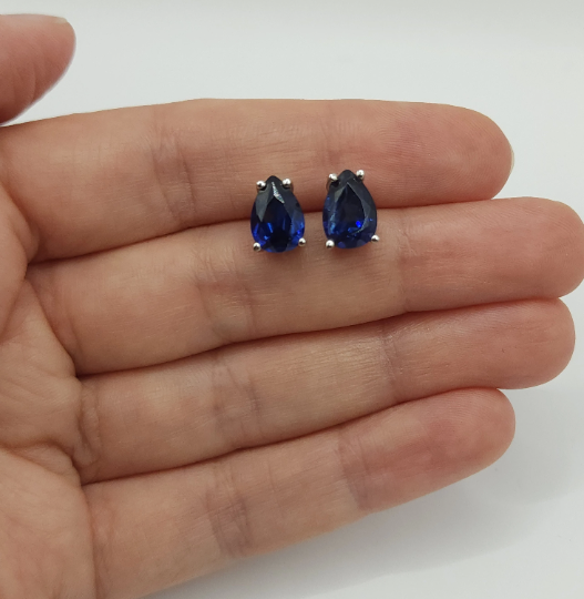 14Kt Gold 3Ct Blue Sapphire Teardrop Stud Earrings