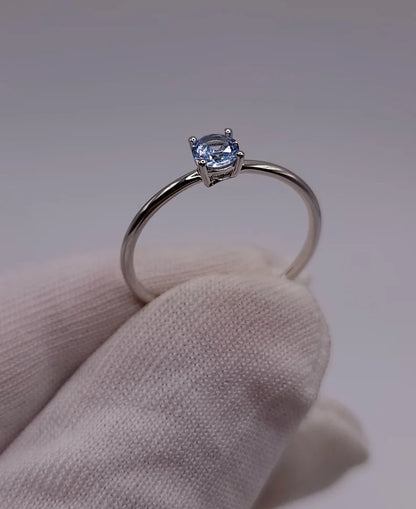 14Kt Gold Blue Topaz Round Ring