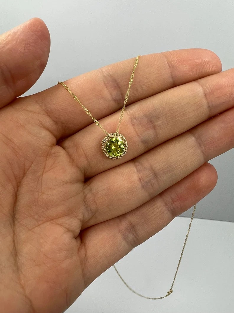 14Kt Gold Peridot & Diamond Pendant Necklace