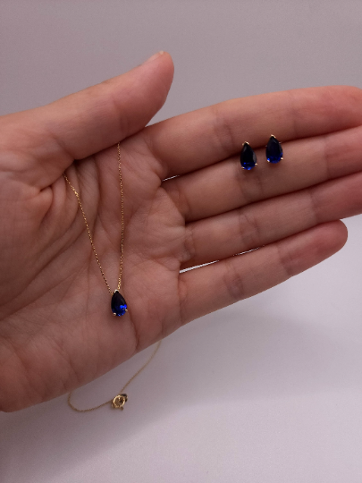 14Kt Gold Blue Sapphire Teardrop Stud Earrings