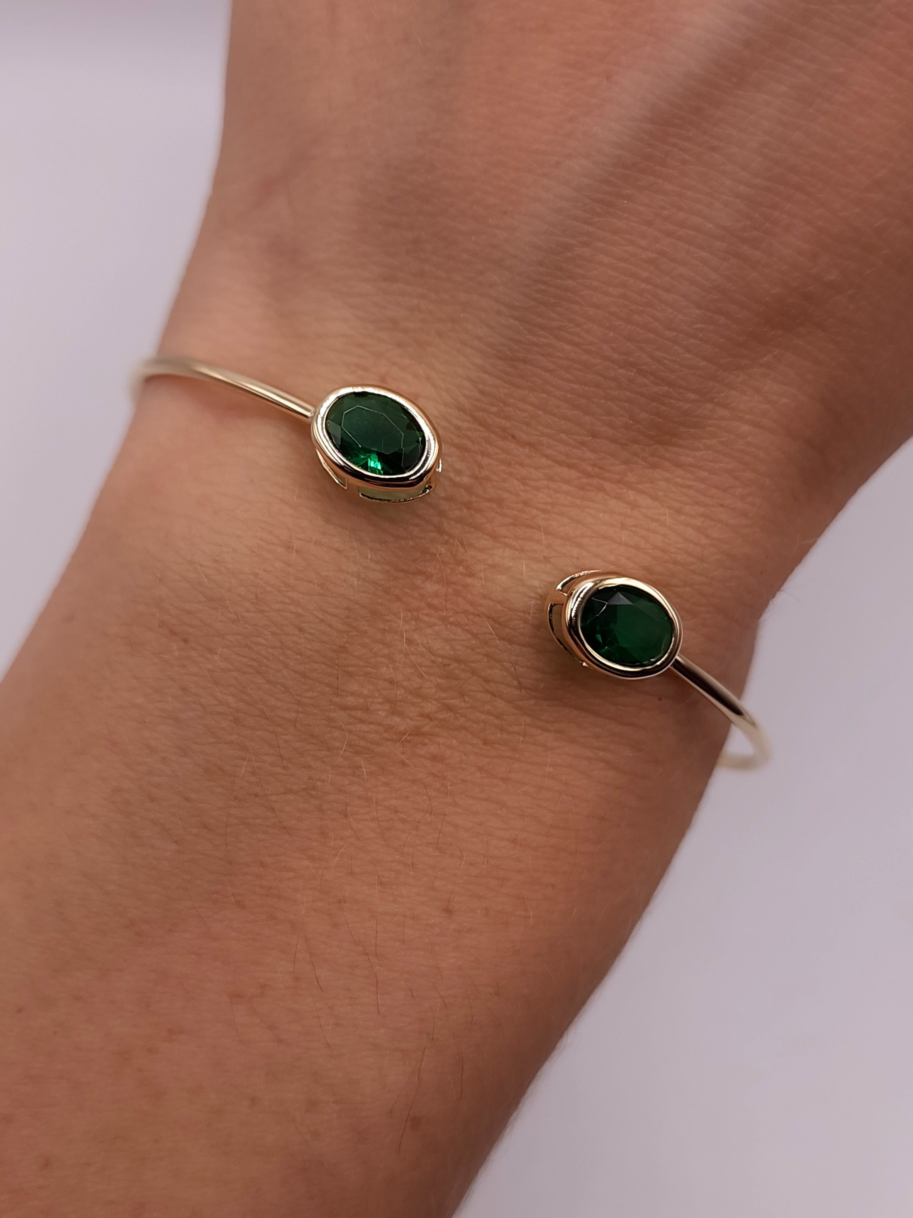 14Kt Gold Emerald Oval Bezel Bangle Bracelet