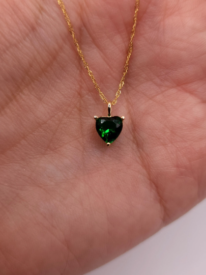 14Kt Gold Emerald Heart Pendant Necklace