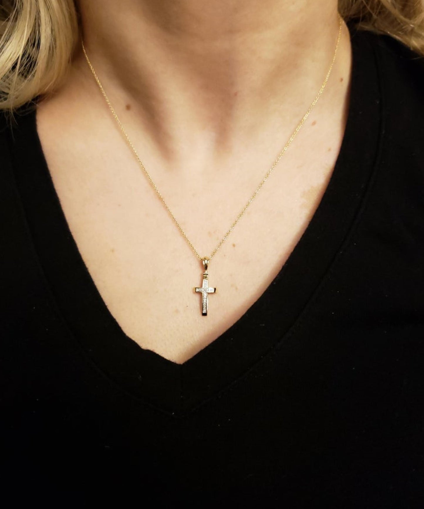 14Kt Yellow Gold Genuine Natural Diamond Cross Pendant Necklace