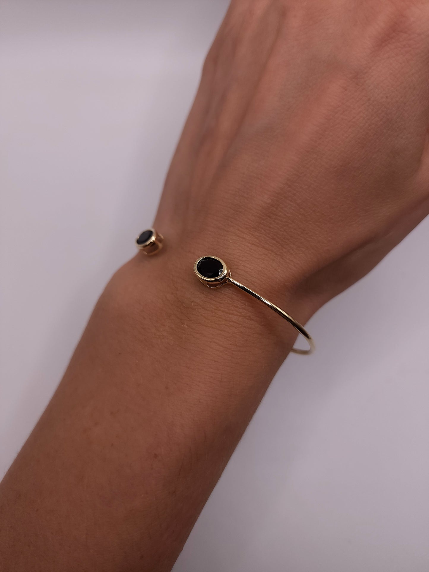 14Kt Gold Genuine Black Onyx Oval Bezel Bangle Bracelet