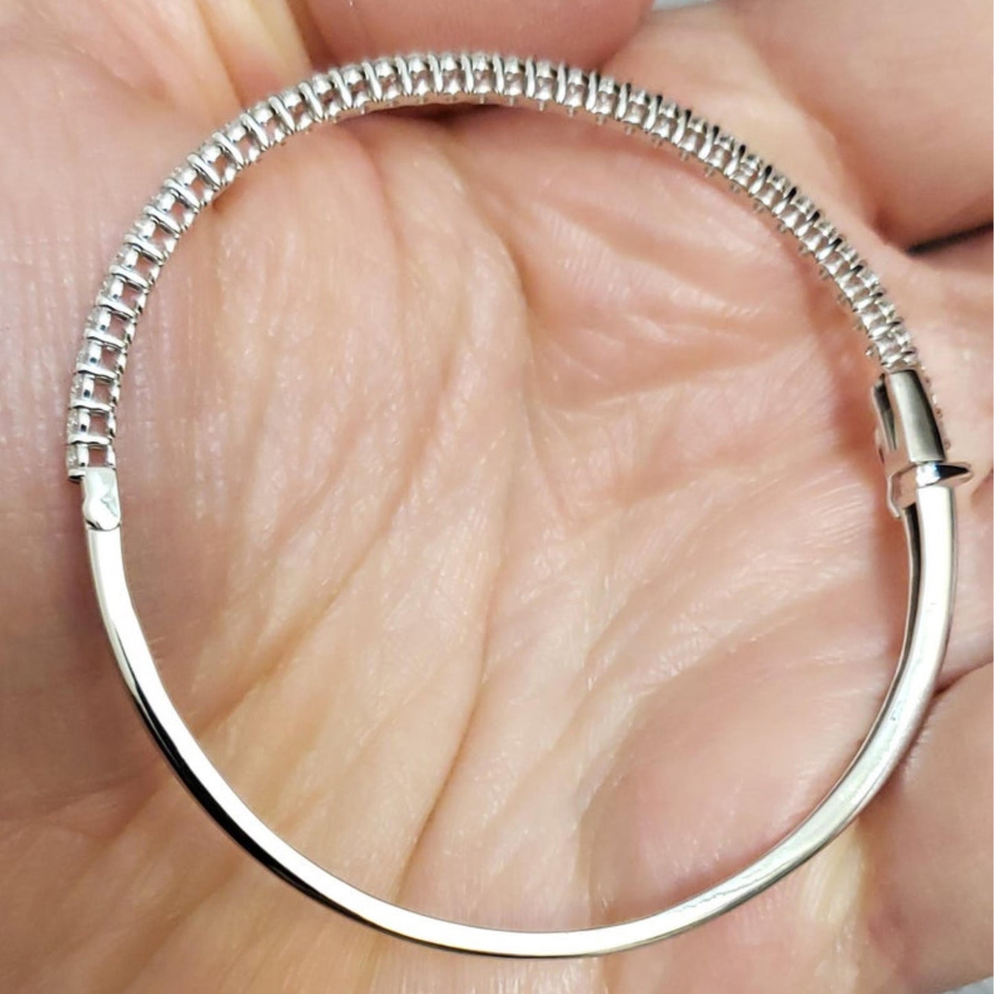 14Kt White Gold 1.23 Ct Diamond Bangle Bracelet