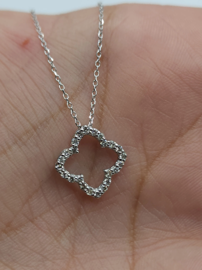 14Kt Gold 0.19Ct Genuine Natural Diamond Open Clover Pendant Necklace