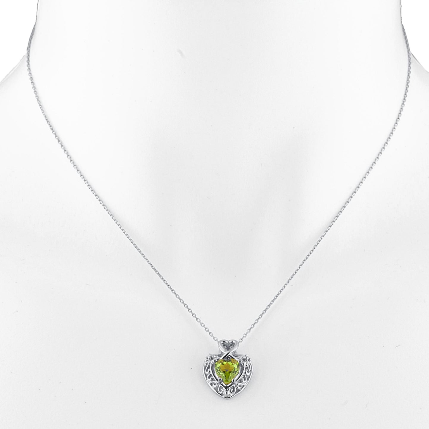 1.5 Ct Peridot Heart Design Pendant .925 Sterling Silver