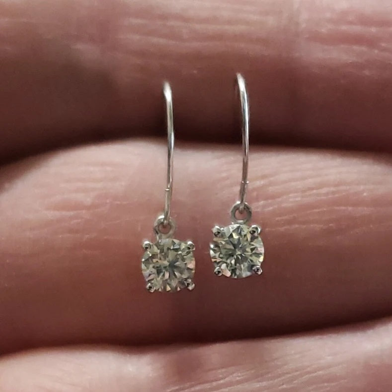 14Kt Gold 0.80 Ct Diamond Dangle Earrings