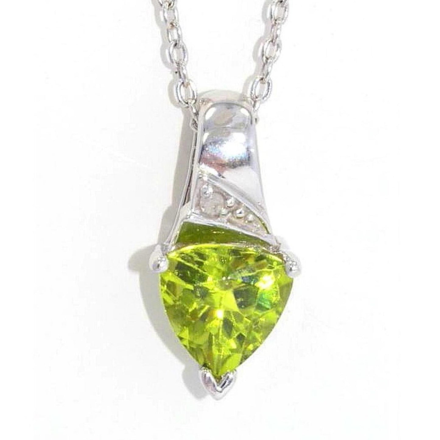 14Kt Gold 1.5 Ct Peridot & Diamond Trillion Pendant Necklace