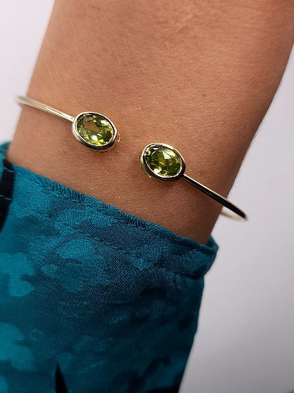 14Kt Gold Peridot Oval Bezel Bangle Bracelet