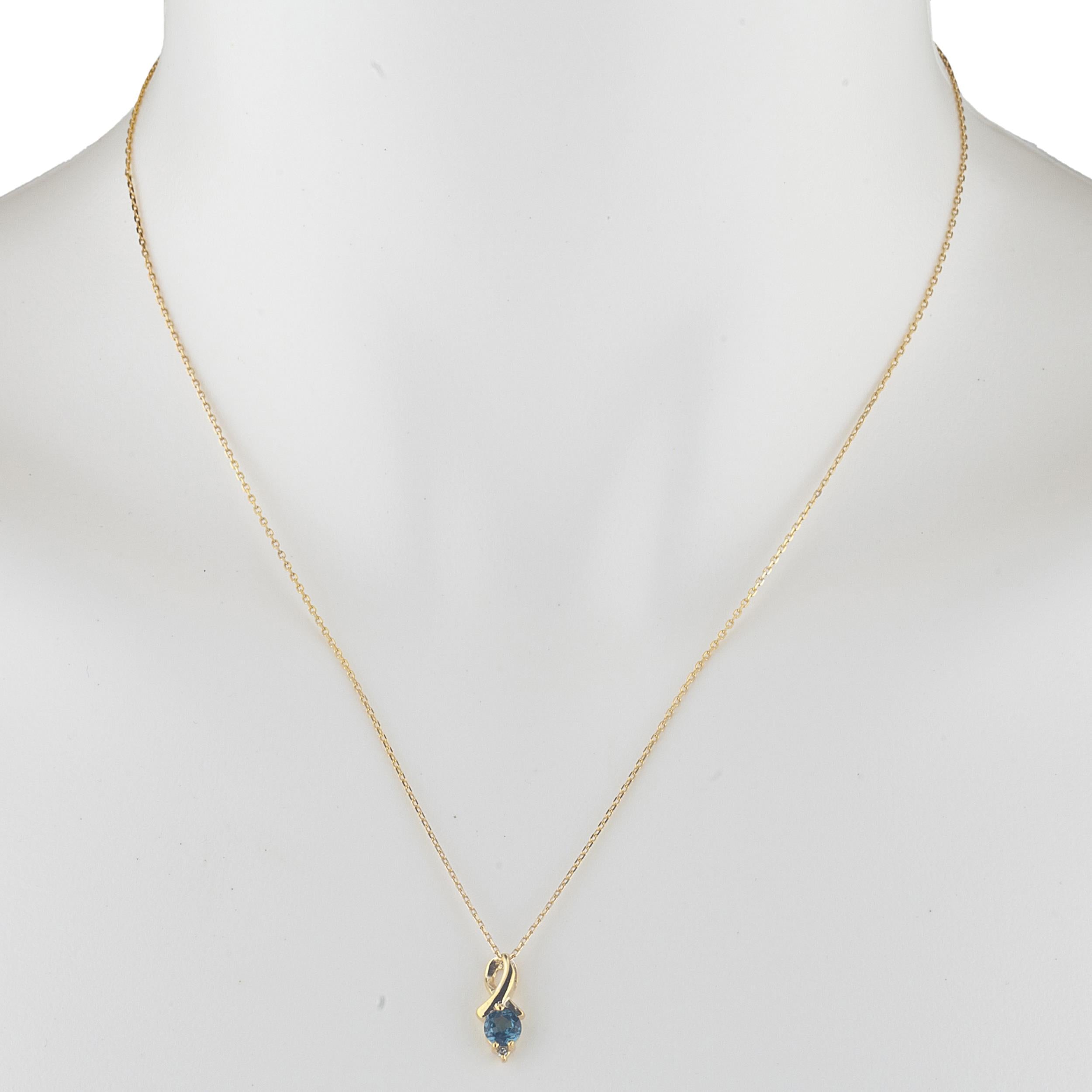 14Kt Gold London Blue Topaz & Diamond Round Design Pendant Necklace
