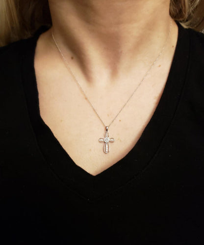 14Kt White Gold Genuine Natural Diamond Cross Pendant Necklace