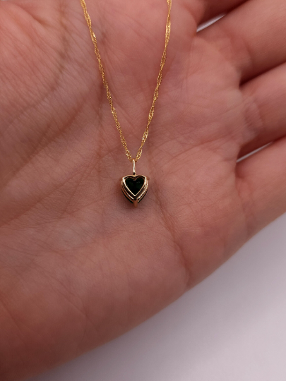 14Kt Gold Emerald Heart Pendant Necklace